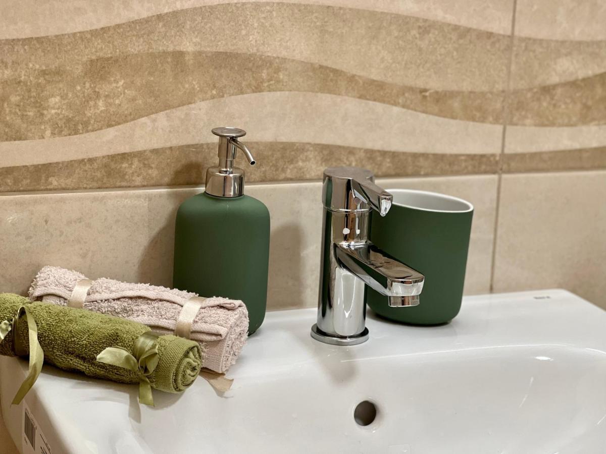 Sara'S Apartment Cozy And Close To Center With Private Parking سكوبجي المظهر الخارجي الصورة