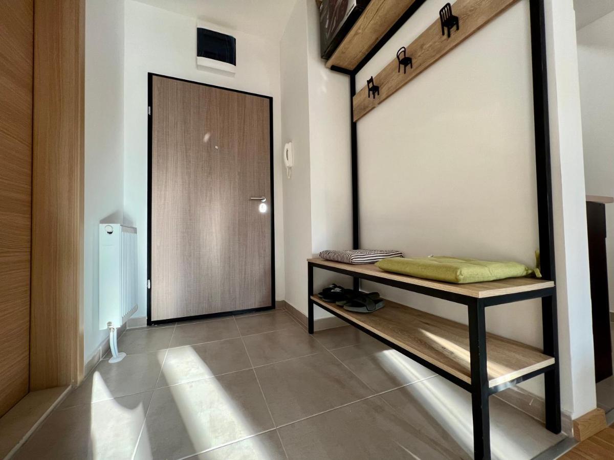 Sara'S Apartment Cozy And Close To Center With Private Parking سكوبجي المظهر الخارجي الصورة