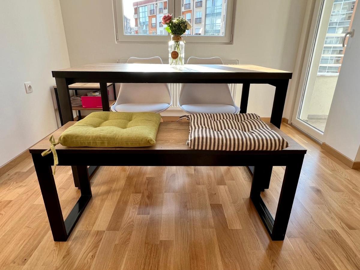 Sara'S Apartment Cozy And Close To Center With Private Parking سكوبجي المظهر الخارجي الصورة
