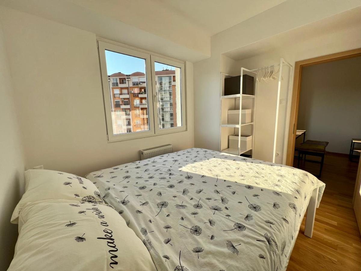 Sara'S Apartment Cozy And Close To Center With Private Parking سكوبجي المظهر الخارجي الصورة
